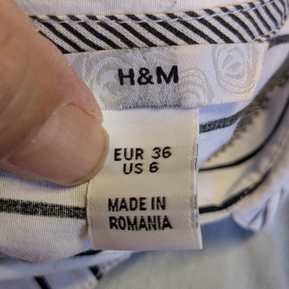 Women's H & M Button Down Shirt - Picture 3 of 3